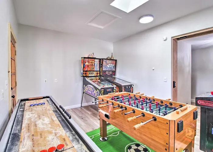 Family W/ Game Room! 32 Mi To Sunrise