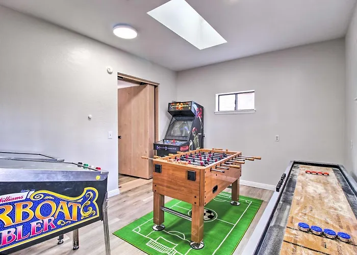 Family W/ Game Room! 32 Mi To Sunrise *